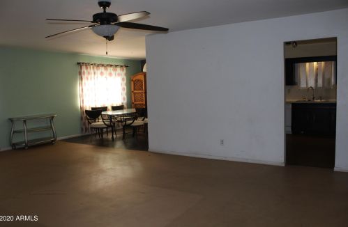 2930 Cavalier Dr, Phoenix AZ 85019-1717 exterior