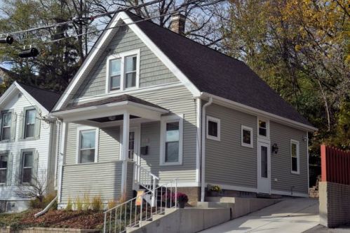 7404 Blanchard St, Milwaukee WI  53213-2720 exterior