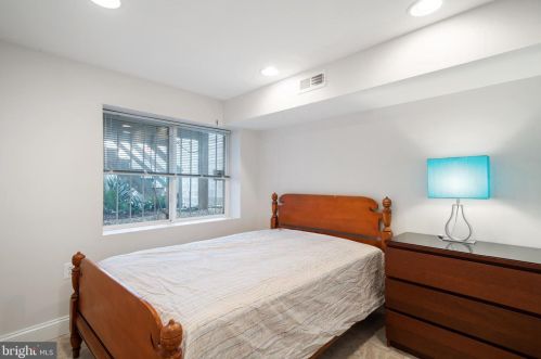 1508 Montello Ave, Washington DC 20002-2806 exterior