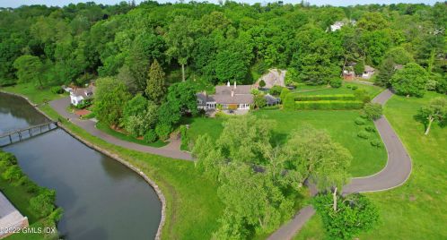 33 Mdw Wood Dr, Greenwich CT 06830-7023 exterior