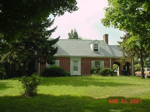 3414 Hershberger Rd, Roanoke, VA 24017-1832