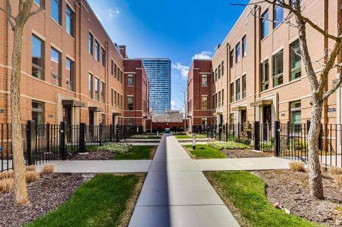 1700 Prairie Ave, Chicago IL  60616-1318 exterior