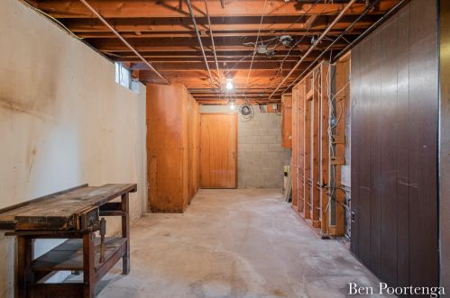 1451 Sweet St, Grand Rapids MI 49505-5425 exterior