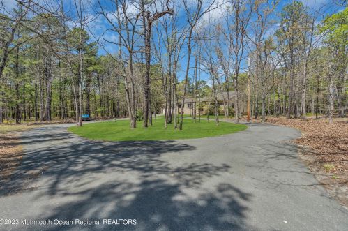 10 Beatrice Ln, Jackson Twp, NJ 08527-4761