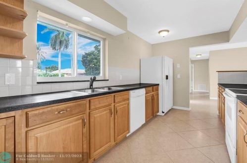 1120 13 St, Boca Raton FL 33486-5307 exterior