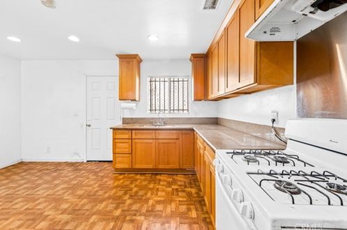 15151 Bellflower Blvd, Bellflower CA 90706-5464 exterior