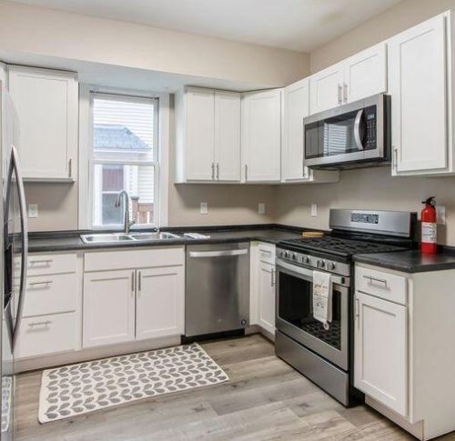 823 Oak St, Kalamazoo MI 49008-1133 exterior