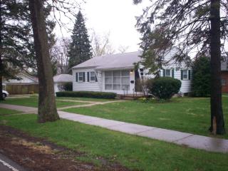 950 Pennsylvania Ave, Aurora IL  60506 exterior