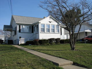 15 Sunrise Ter, Washington, NJ 07882-1602