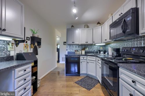 104 Country Pl Dr, Lancaster PA 17601-1775 exterior