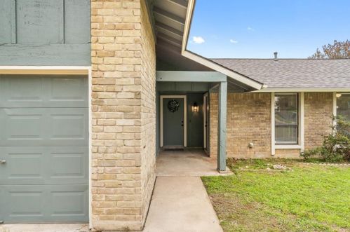 10010 Faylin Dr, Austin TX  78753-4420 exterior