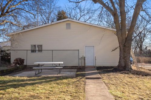 6450 Marmaduke Ave, Saint Louis MO 63139-2504 exterior