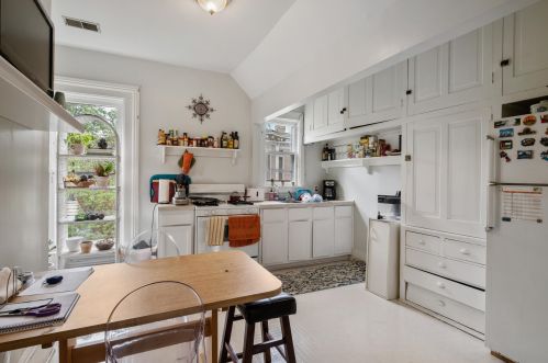 231 Paris Ave, Grand Rapids MI 49503-4764 exterior