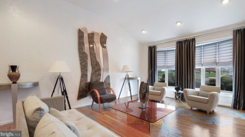 868 Broadmoor Rd, Huntingdon Valley PA 19006-2803 exterior