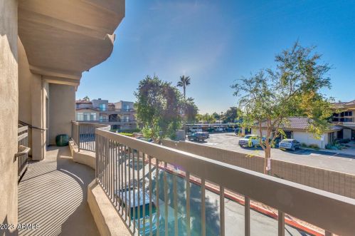 2019 Campbell Ave, Phoenix AZ 85016-4127 exterior