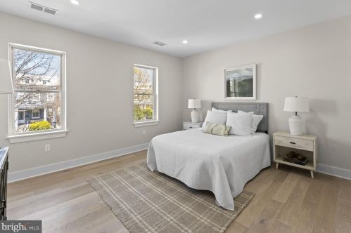 532 Shepherd St, Washington DC  20011-5913 exterior