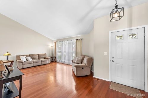 1772 Kennsington Ln, Bull Valley IL 60014-2047 exterior