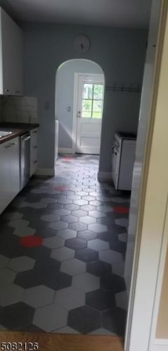 91 Courter Ave, Maplewood, NJ 07040-2819