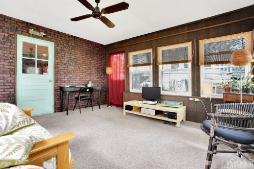 12 Pne St, Edison NJ 08817-4743 exterior