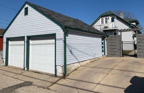 3257 11th St, Milwaukee WI 53215-4735 exterior