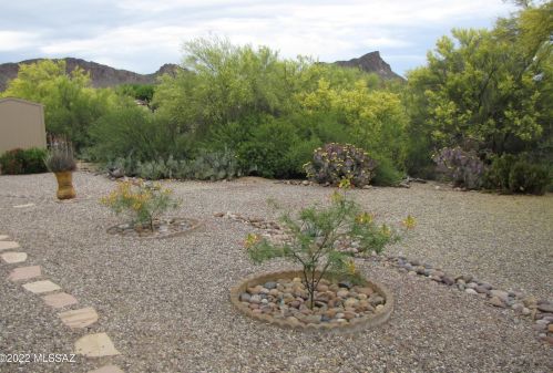 2421 Double O Pl, Tucson AZ 85713-6717 exterior