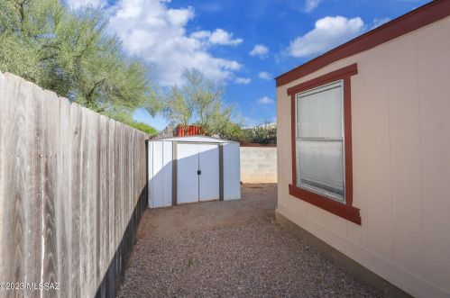 55 King Rd, Tucson AZ 85705-3217 exterior