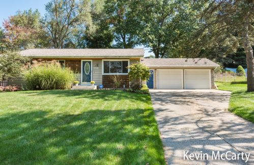 3462 Vineyard Ave, Grand Rapids, MI 49525-2833