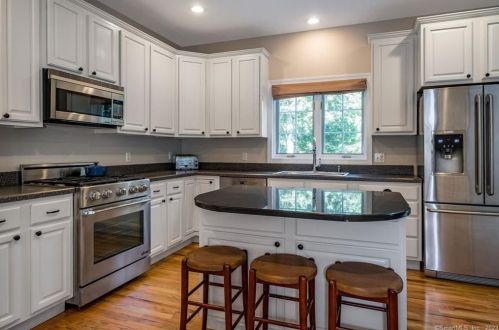 26 Overlook Farms Rd, Deep River CT 06419-1337 exterior