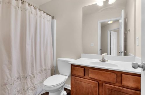 2099 Executive Dr, Duluth GA 30096-8972 exterior