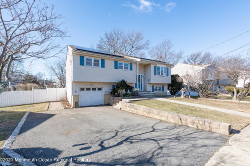 12 Crk Rd, Hazlet NJ 07730-2205 exterior