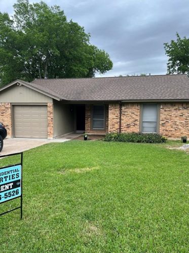 2404 Aldford Dr, Austin TX  78745-4820 exterior