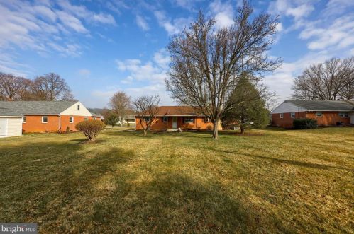 34 Corry Ave, Lancaster PA 17601-3933 exterior