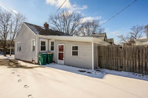 1219 Jefferson St, Joliet IL 60435-6862 exterior