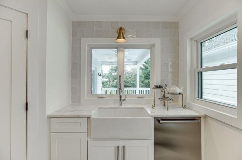 239 Midvale Dr, Atlanta GA  30342-3326 exterior