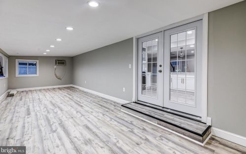 10 Ivy Ln, Glen Burnie MD 21060-7213 exterior