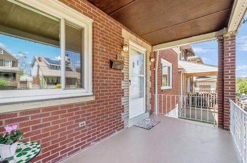 1230 Pocono St, Pittsburgh, PA 15218-1112