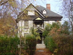 55 Washington St, Newton, MA 02458-2229