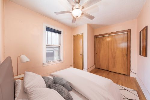 4815 Moody Ave, Chicago IL 60630-2909 exterior