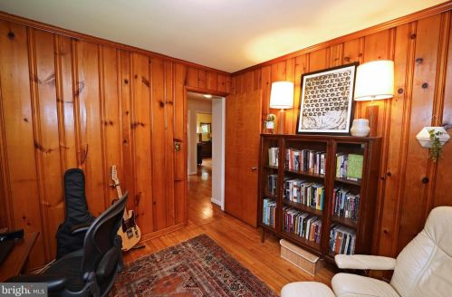 56 Roxboro Rd, Trenton NJ  08648-3925 exterior