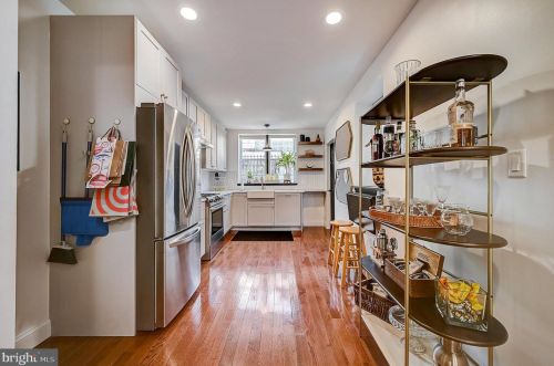 1930 Juniper St, Philadelphia PA 19148-2218 exterior