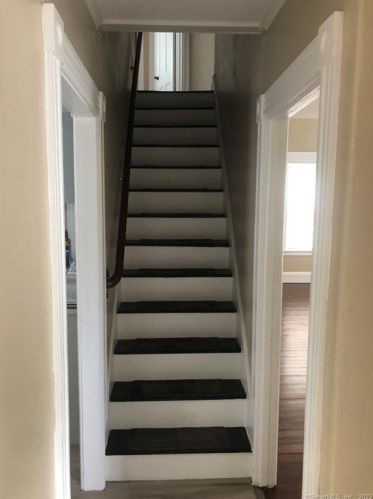 33 Sunrise Ave, New Britain CT  06051-2120 exterior