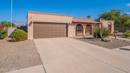 7555 Hampton Pl, Tucson, AZ 85715-4208