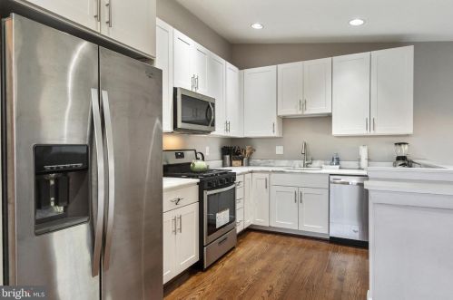 8708 Camden St, Alexandria VA 22308-2318 exterior