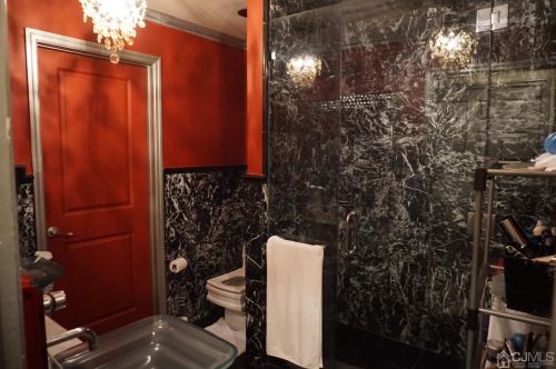 1610 Oak Tree Rd, Iselin NJ 08830-1540 exterior