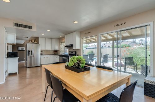 7590 Ln Cienega Dr, Tucson AZ 85712-1423 exterior