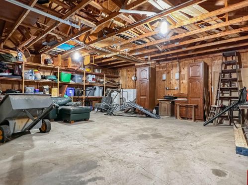 28985 Middle Xing Rd, Dowagiac MI 49047-8204 exterior