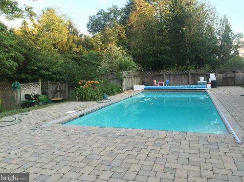 1707 Merrifields Dr, Silver Spring MD  20906-1251 exterior