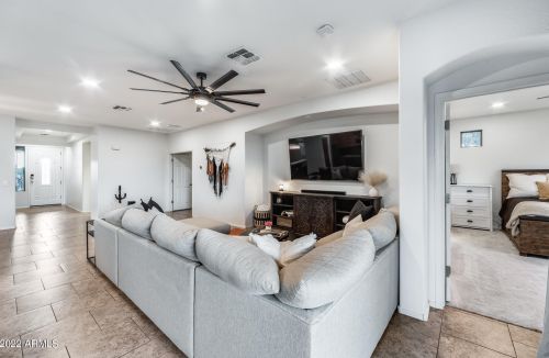 42007 45th Dr, Phoenix AZ  85086-1445 exterior