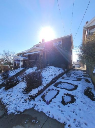 896 Kennebec St, Pittsburgh, PA 15217-2640
