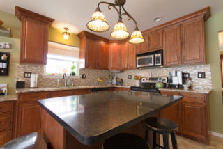 18 Crestview Dr, Stanhope NJ  07874-2889 exterior